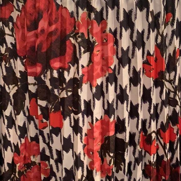 BNWT Midi Skirt (matching blouse also available) - Picture 4 of 6